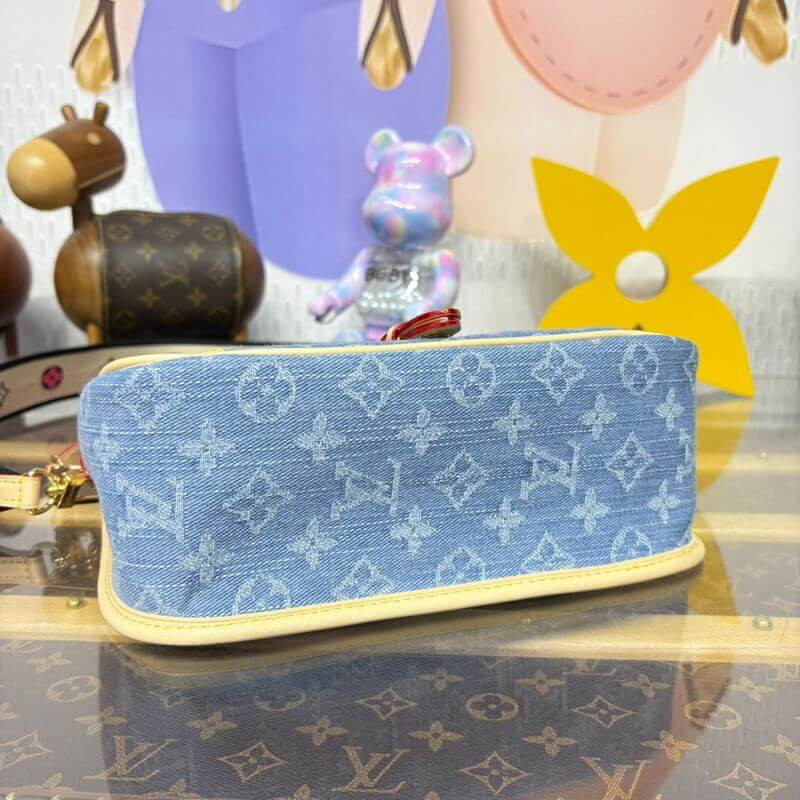 L0vis Vvtt0n Diane Bag M13070 Denim Blue