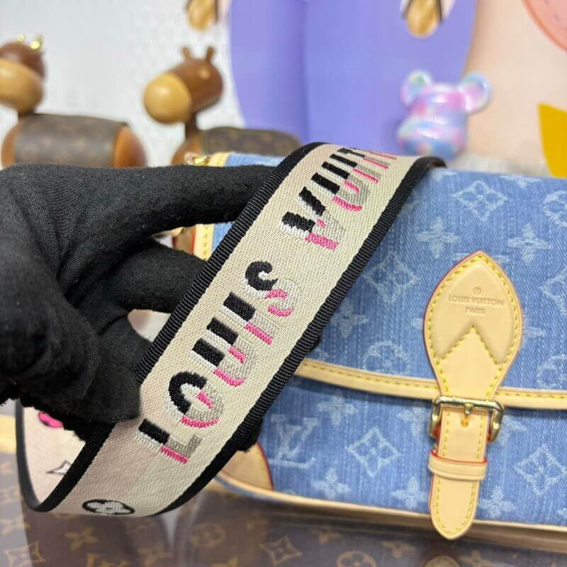 L0vis Vvtt0n Diane Bag M13070 Denim Blue