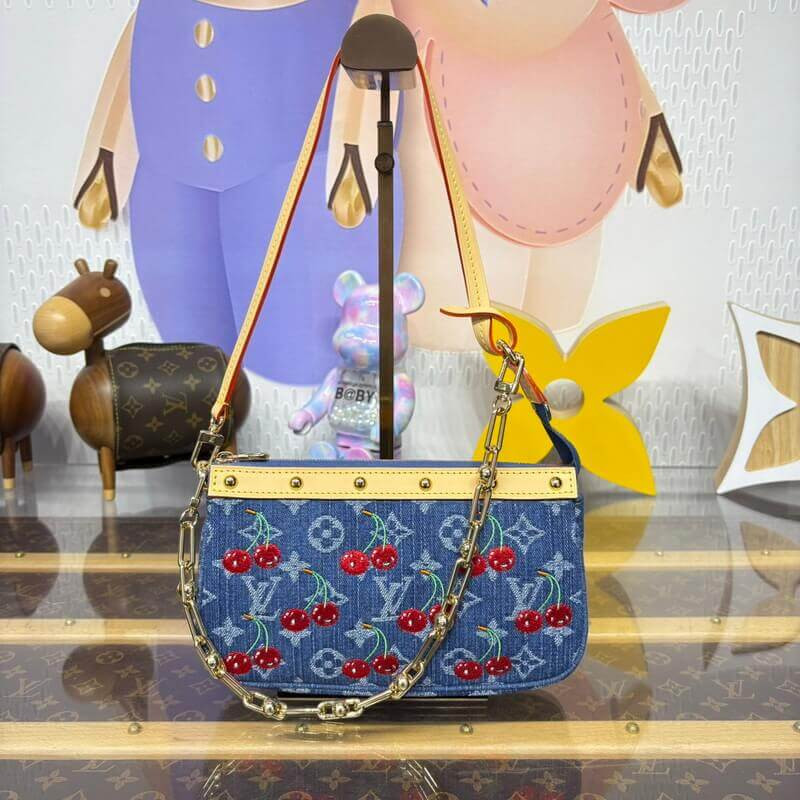 LV x TM Pochette Accessoires M13994