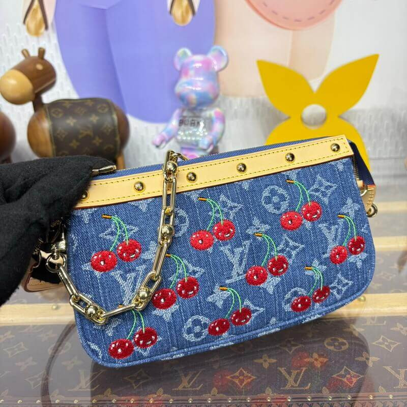 LV x TM Pochette Accessoires M13994
