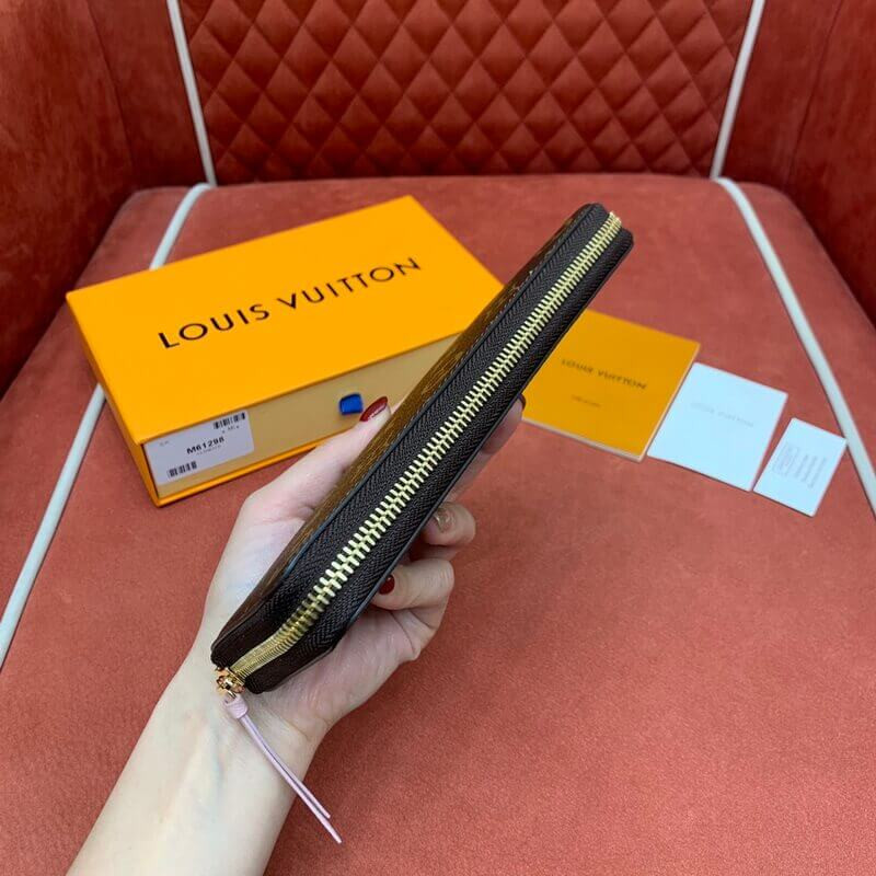 L0vis Vvtt0n Monogram Canvas Clémence Wallet