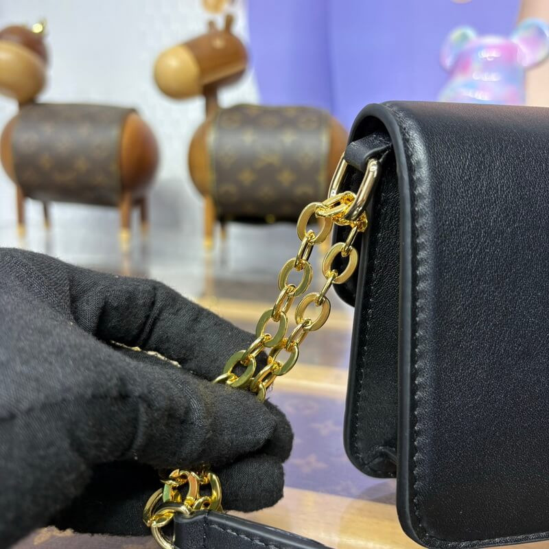 L0vis Vvtt0n Wallet On Chain LV Bloom M14564