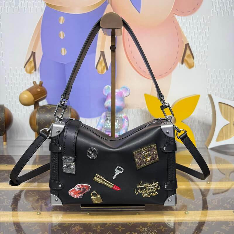 L0vis Vvtt0n Side Trunk MM Embellished Stickers M25568