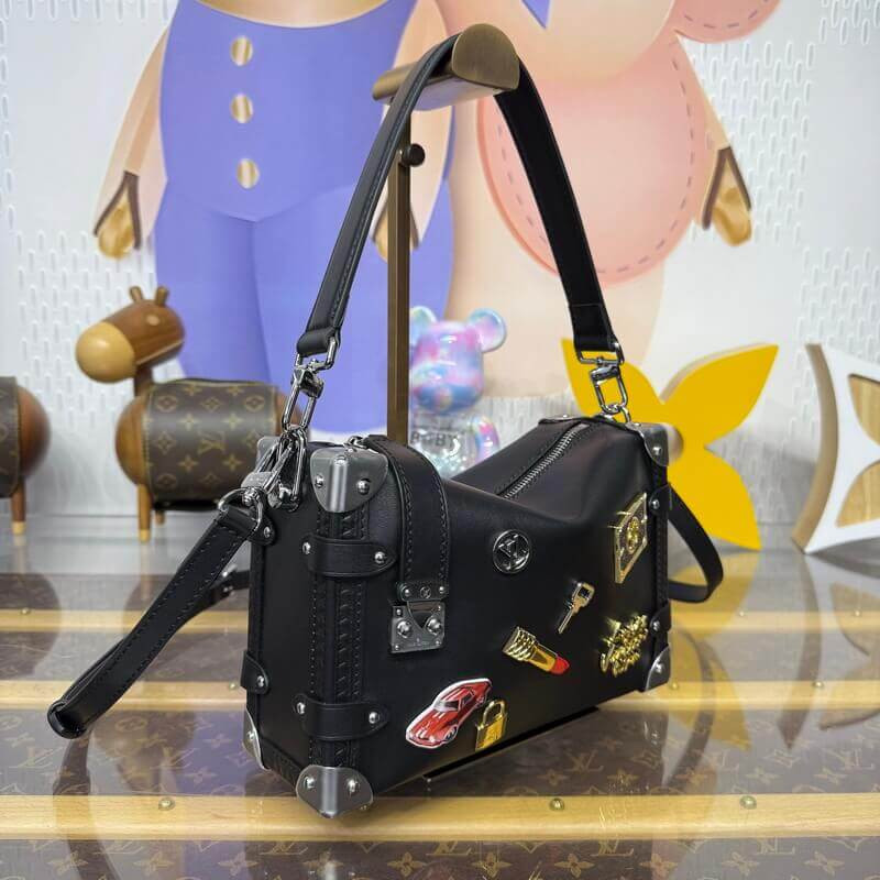 L0vis Vvtt0n Side Trunk MM Embellished Stickers M25568