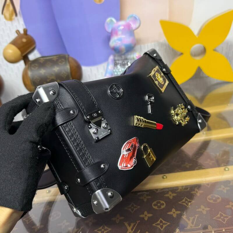 L0vis Vvtt0n Side Trunk MM Embellished Stickers M25568