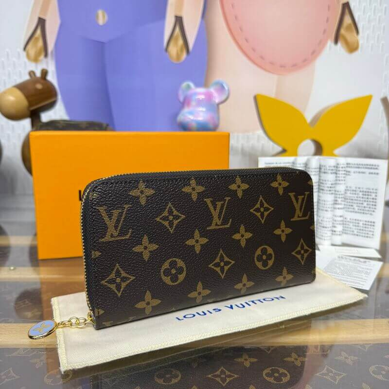 L0vis Vvtt0n Monogram Canvas Zippy Wallet M14815