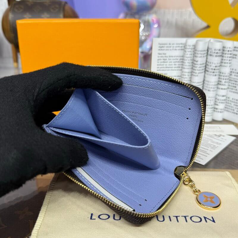 L0vis Vvtt0n Monogram Canvas Noa Compact Wallet M14530