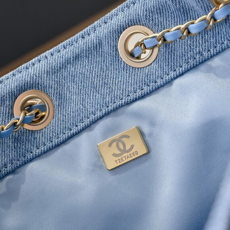 Ch**el 25 Small Handbag Hobo Washed Denim Blue