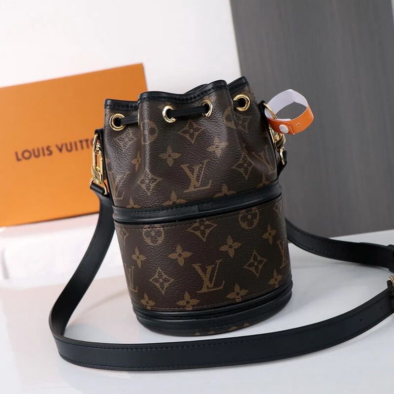 L0vis Vvtt0n Canoe Bag M83480