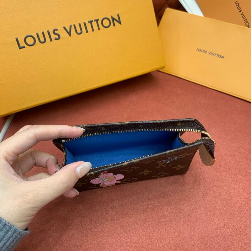 L0vis Vvtt0n Trio Toilet Pouch M15357