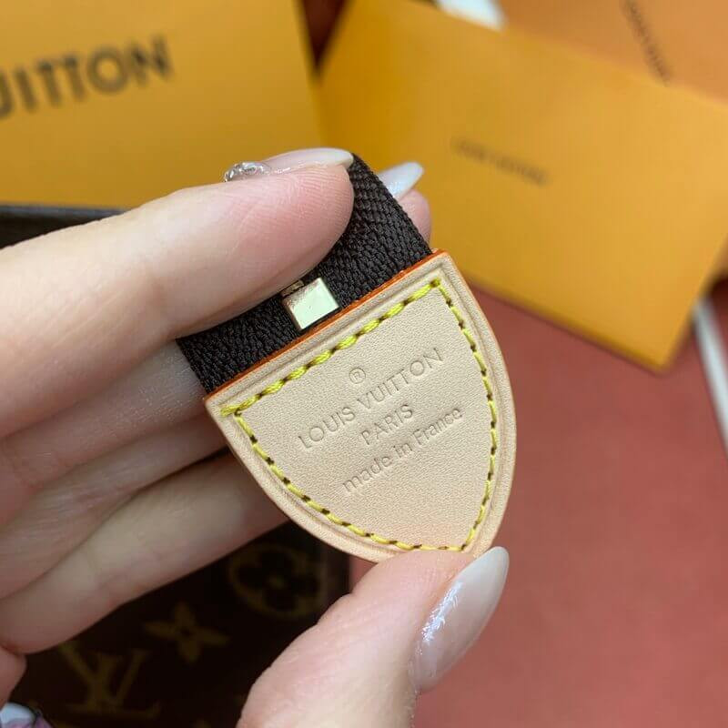 L0vis Vvtt0n Trio Toilet Pouch M15357