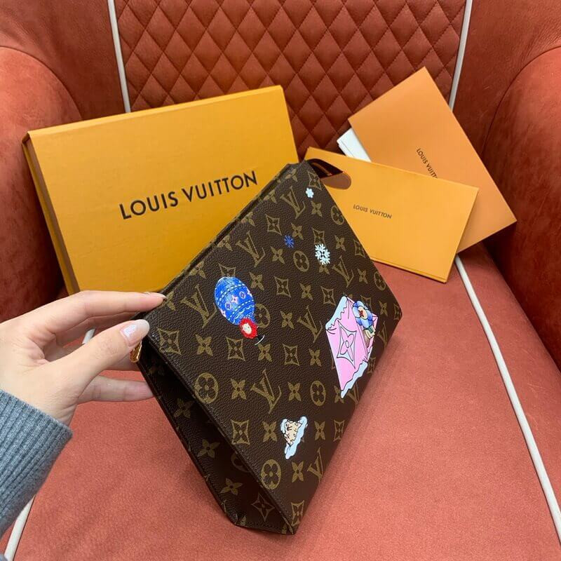 L0vis Vvtt0n Trio Toilet Pouch M15357