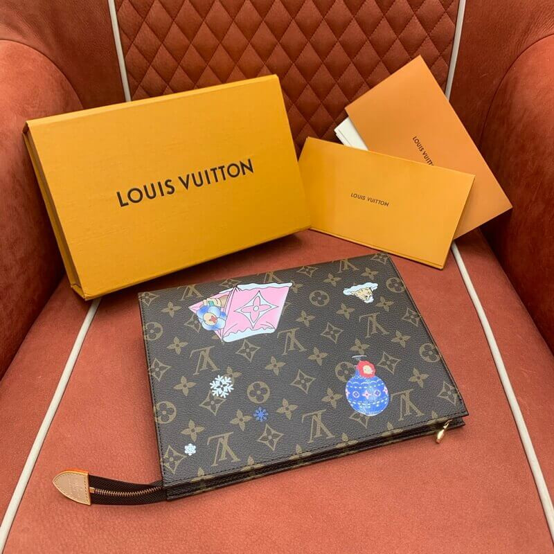 L0vis Vvtt0n Trio Toilet Pouch M15357