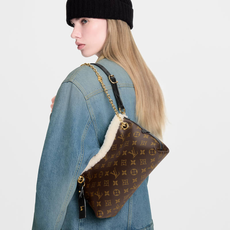 L0vis Vvtt0n Monogram Shearling CarryAll BB M26568
