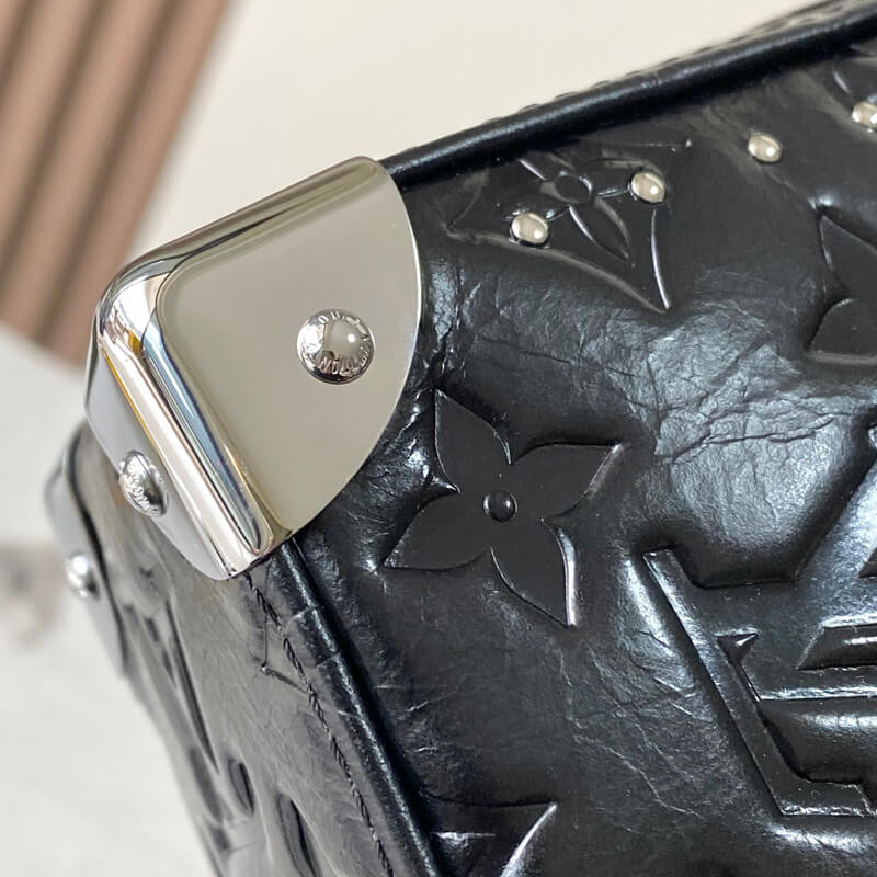 L0vis Vvtt0n Trunkie Bag M28137