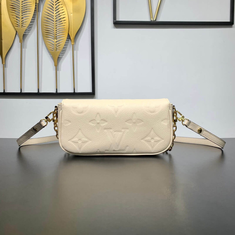 L0vis Vvtt0n Wallet On Chain Ivy M82210 M82154