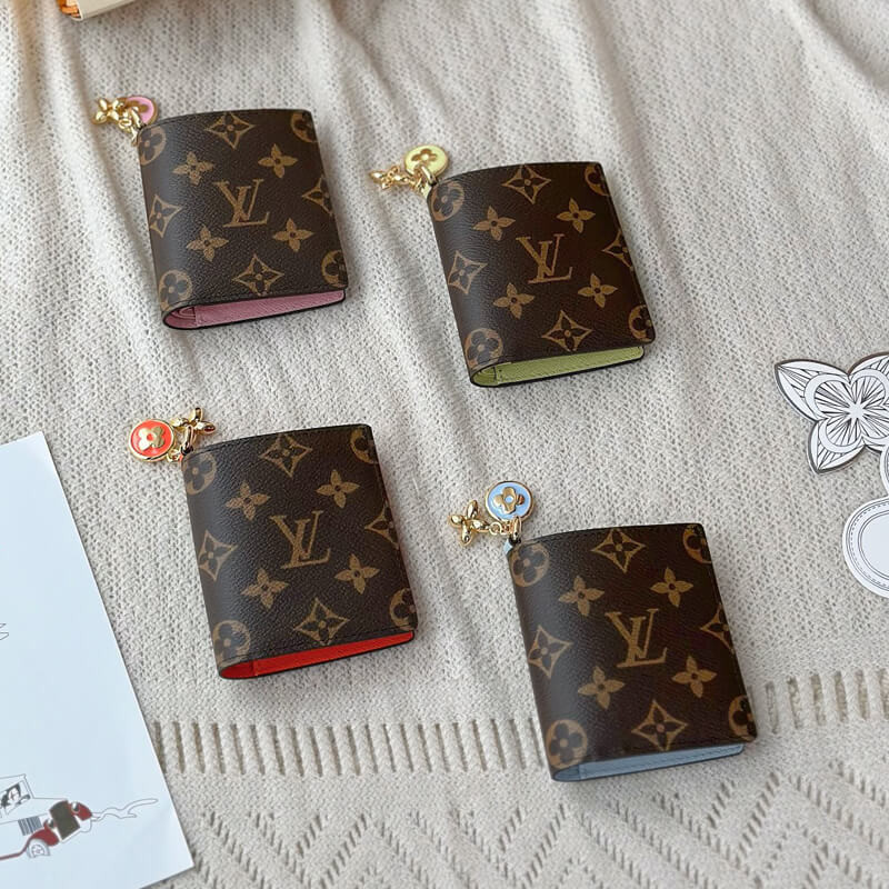 L0vis Vvtt0n LV Charm Pocket Wallet M14631