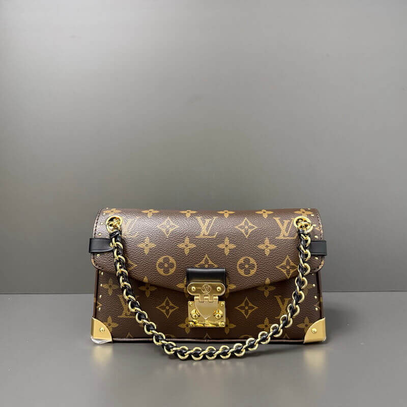 L0vis Vvtt0n Trunkie East West M27266