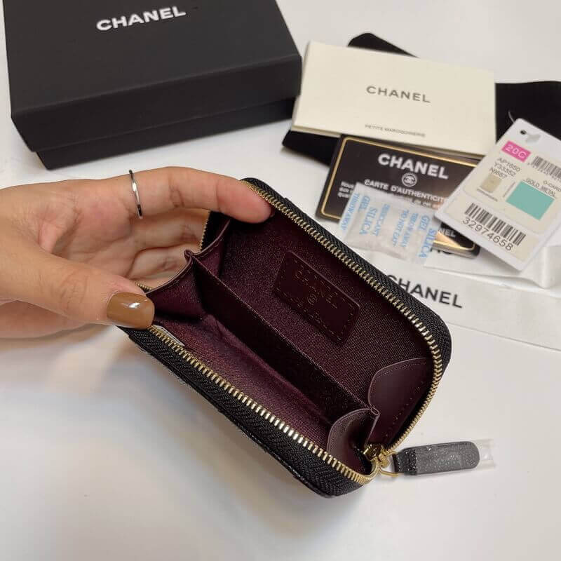 Ch**el AP1650 Zip Coin Case