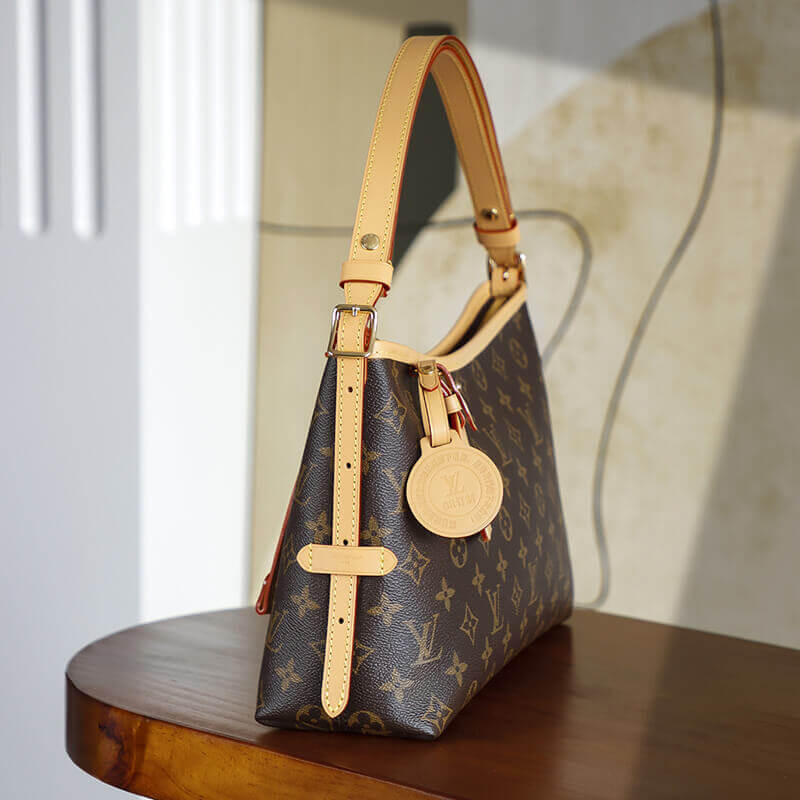 L0vis Vvtt0n CarryAll East West M28101