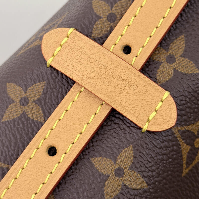 L0vis Vvtt0n CarryAll East West M28101