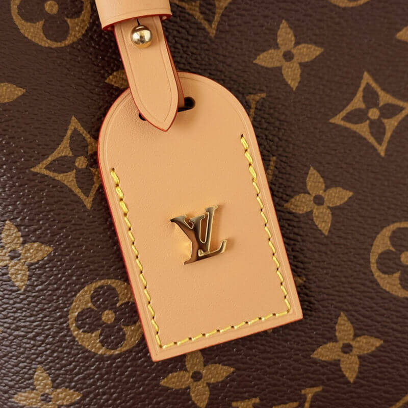 L0vis Vvtt0n CarryAll East West M28101