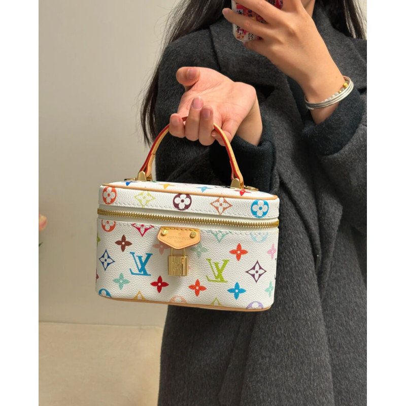 L0vis Vvtt0n LV x TM Vanity Chain Pouch M13662