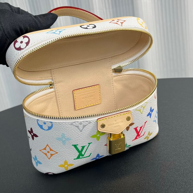 L0vis Vvtt0n LV x TM Vanity Chain Pouch M13662