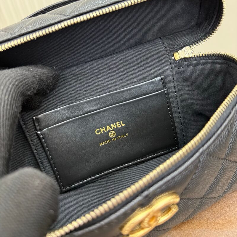 Ch**el Makeup Box Vanity with Chain AP4483